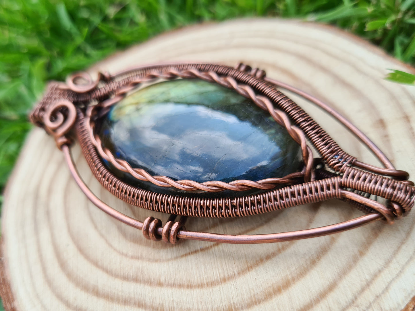 Super Flashy Labradorite Pendant