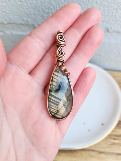 Golden Labradorite Pendant